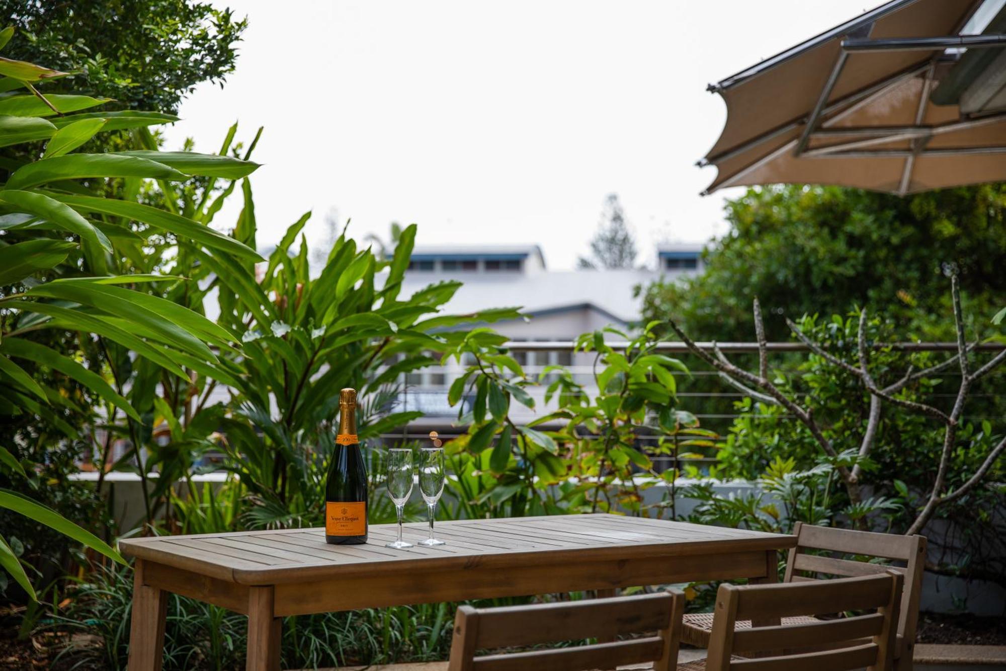 บีช สวีทส์ Hotel ไบรอนเบย์ ภายนอก รูปภาพ
